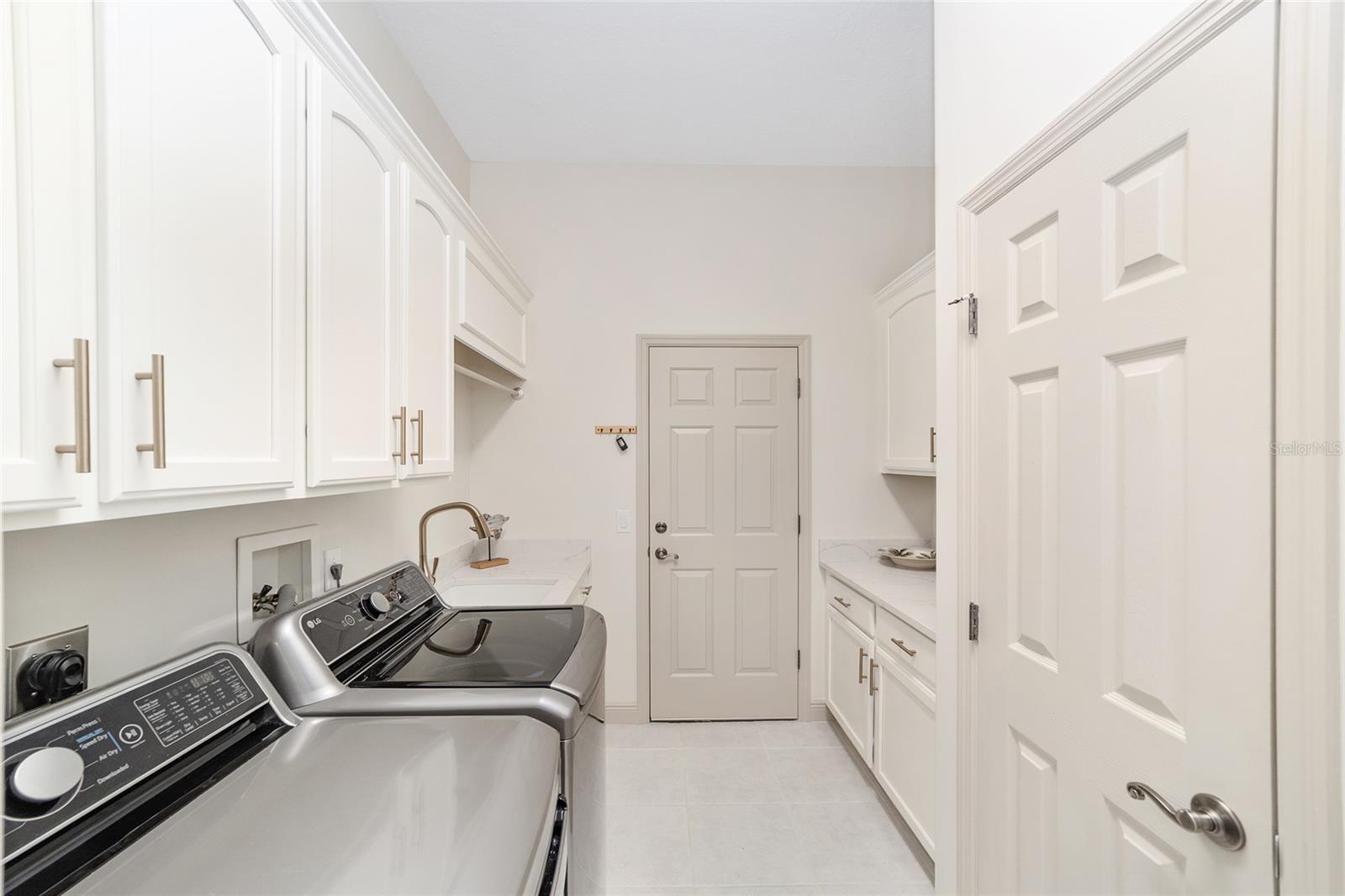 BLACK DIAMOND RANCH - Residential