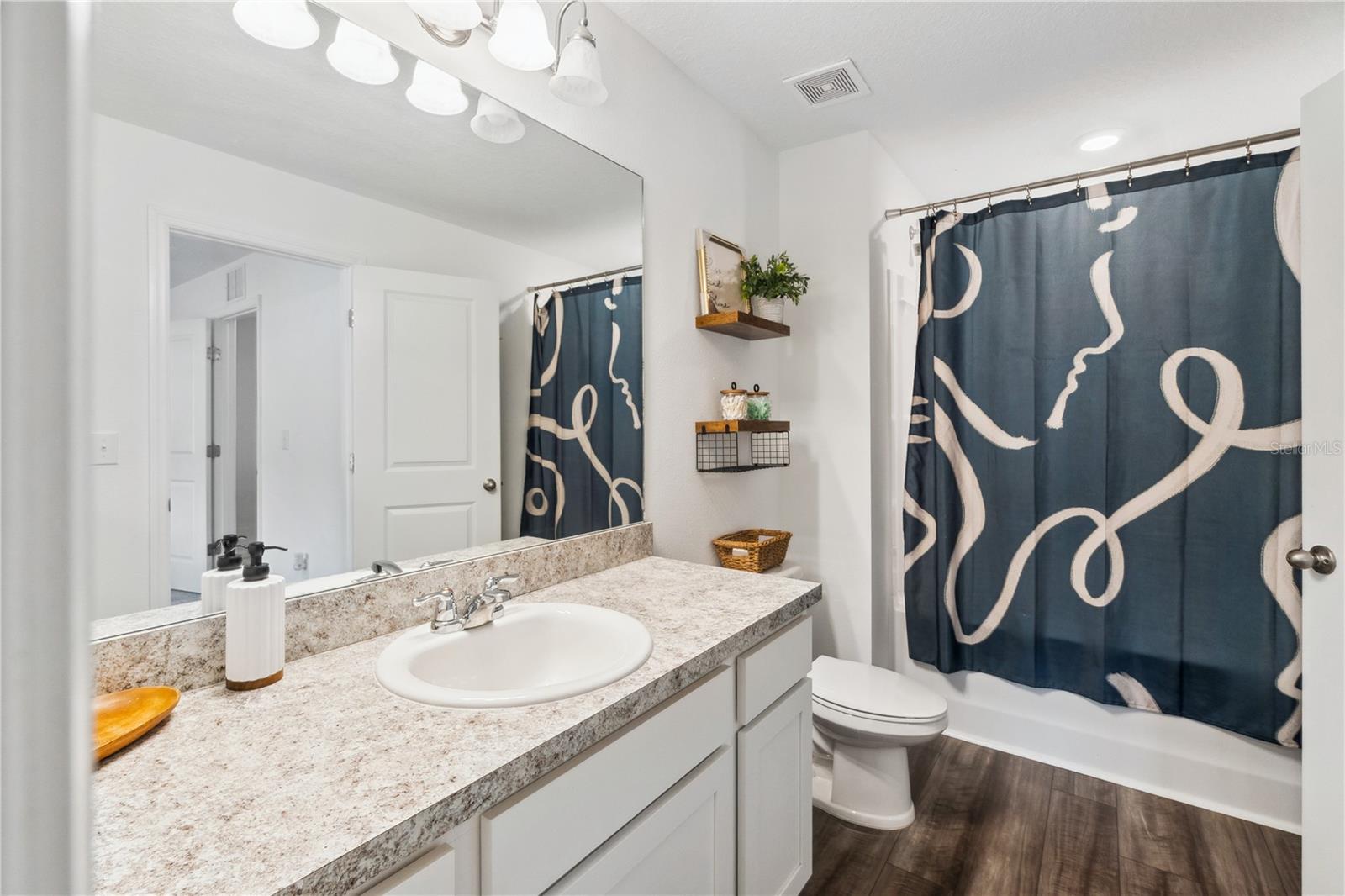 DUG CRK TWNHMS - Residential Lease