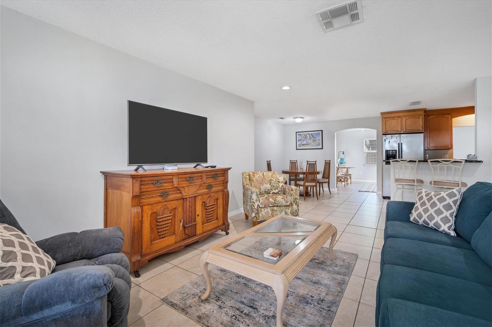 PHILLIPPI GARDENS 03 - Residential Lease