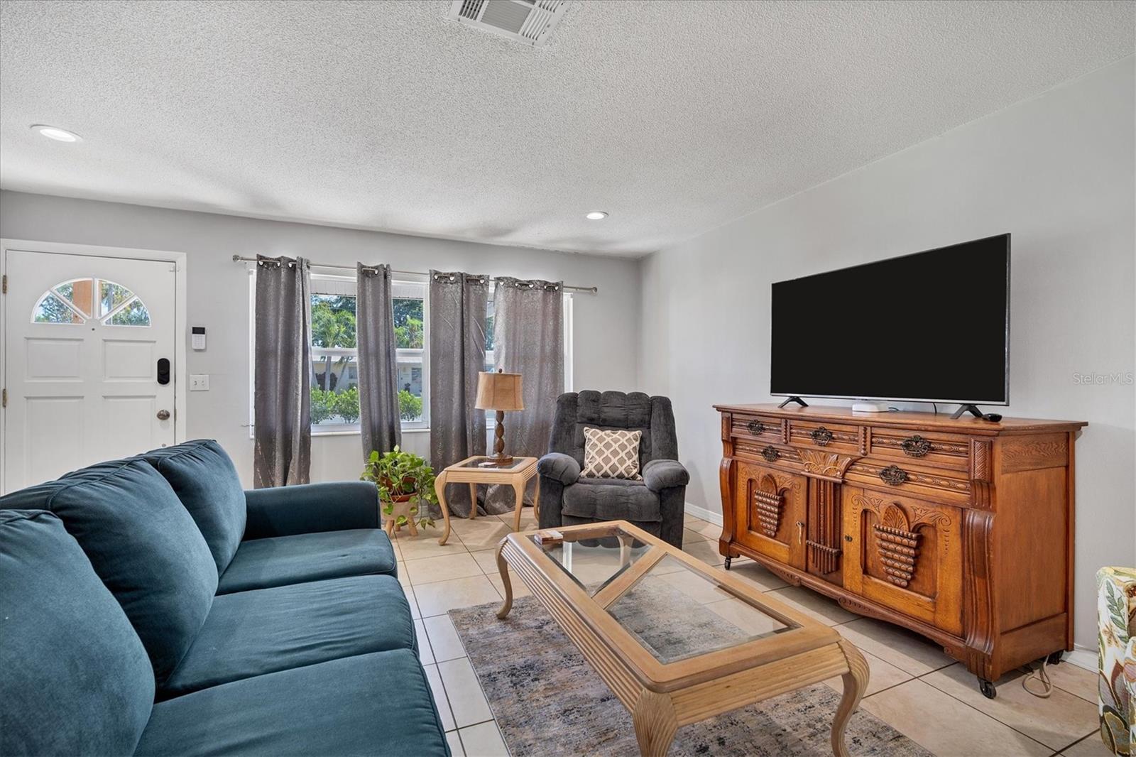 PHILLIPPI GARDENS 03 - Residential Lease