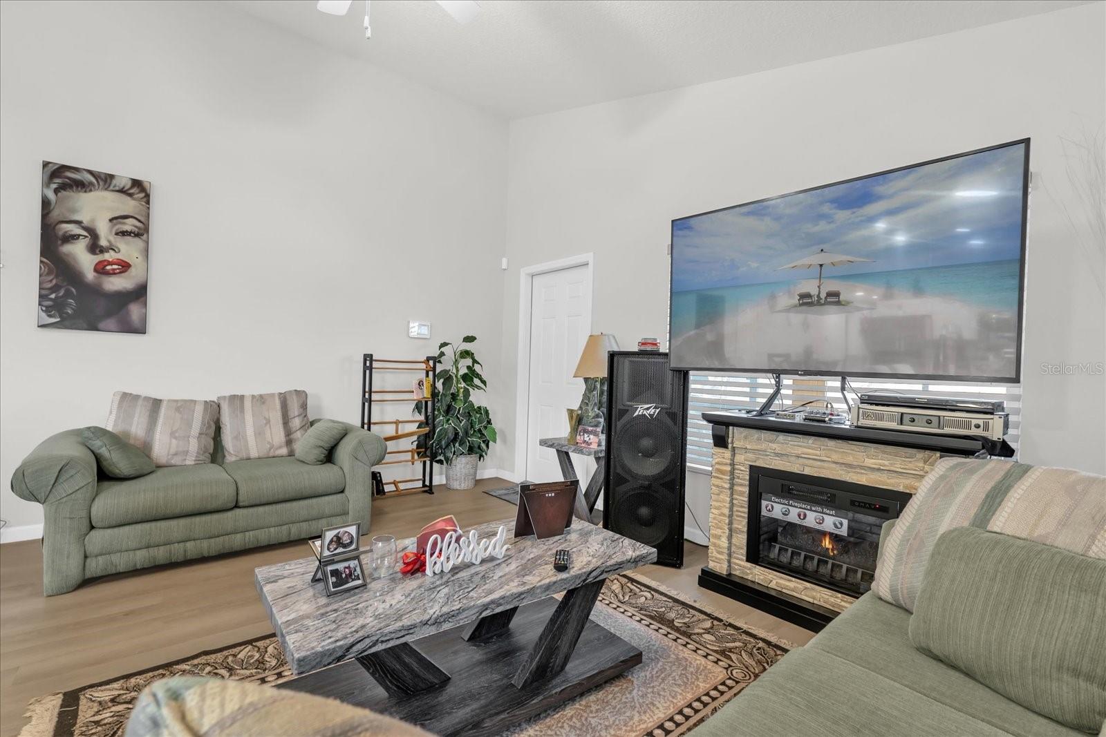 LINCOLN PARK ADD - Residential