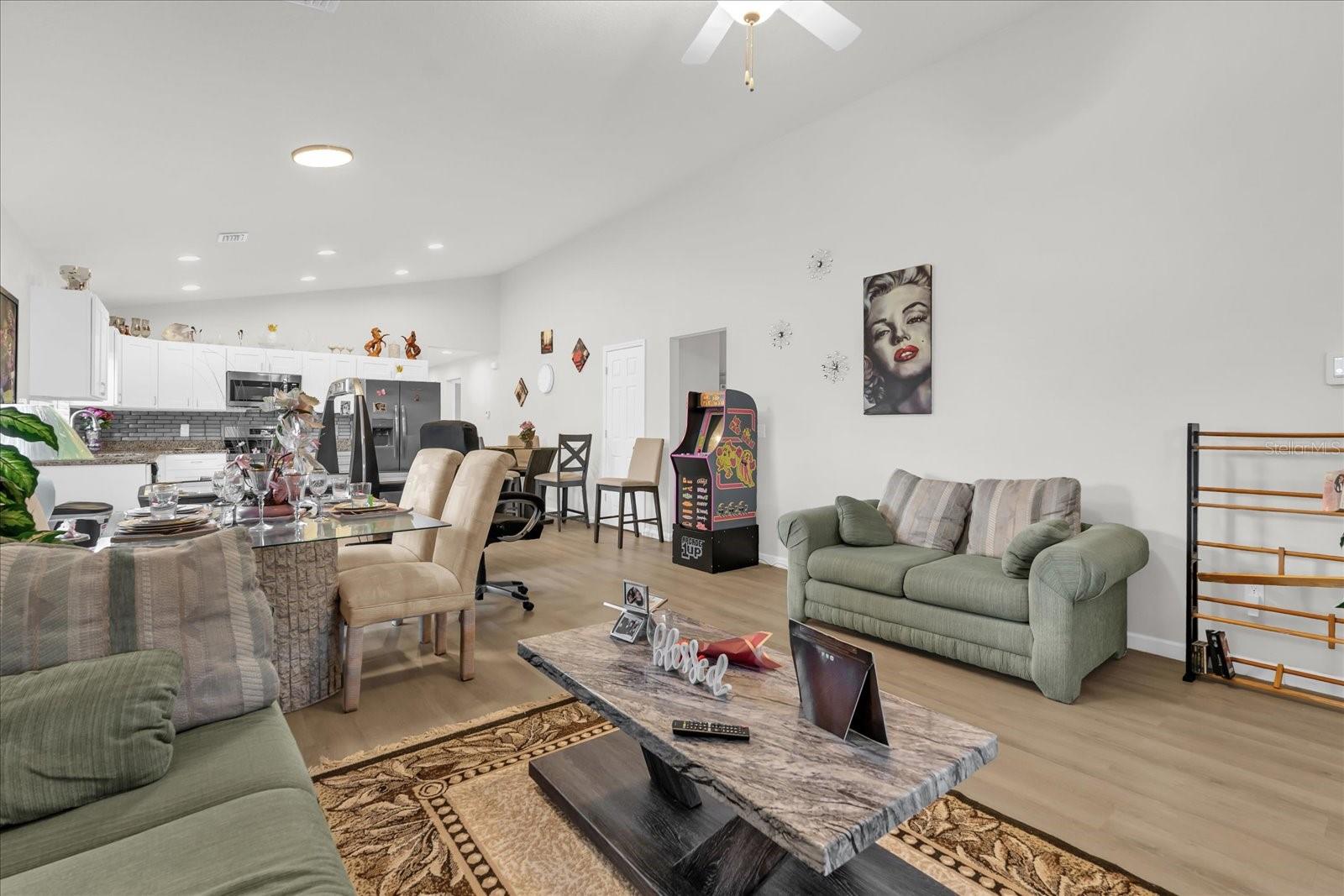 LINCOLN PARK ADD - Residential