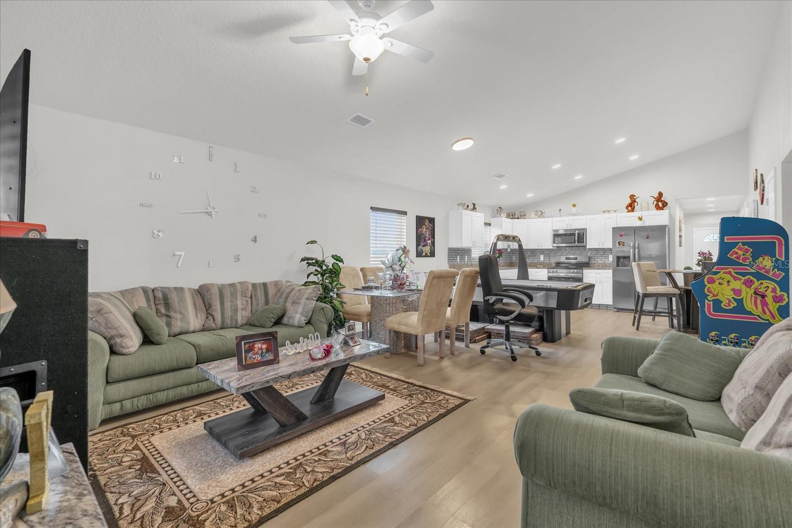 LINCOLN PARK ADD - Residential