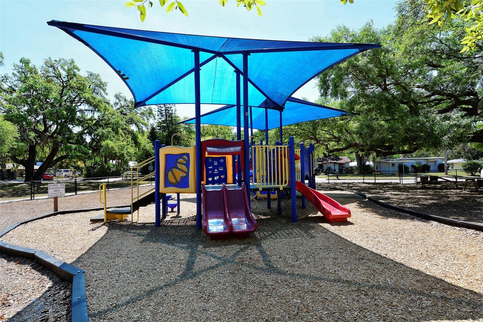 ARLINGTON PARK - Residential