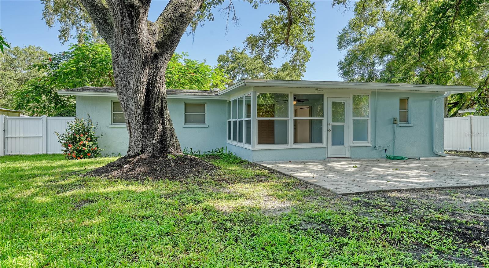 ARLINGTON PARK - Residential