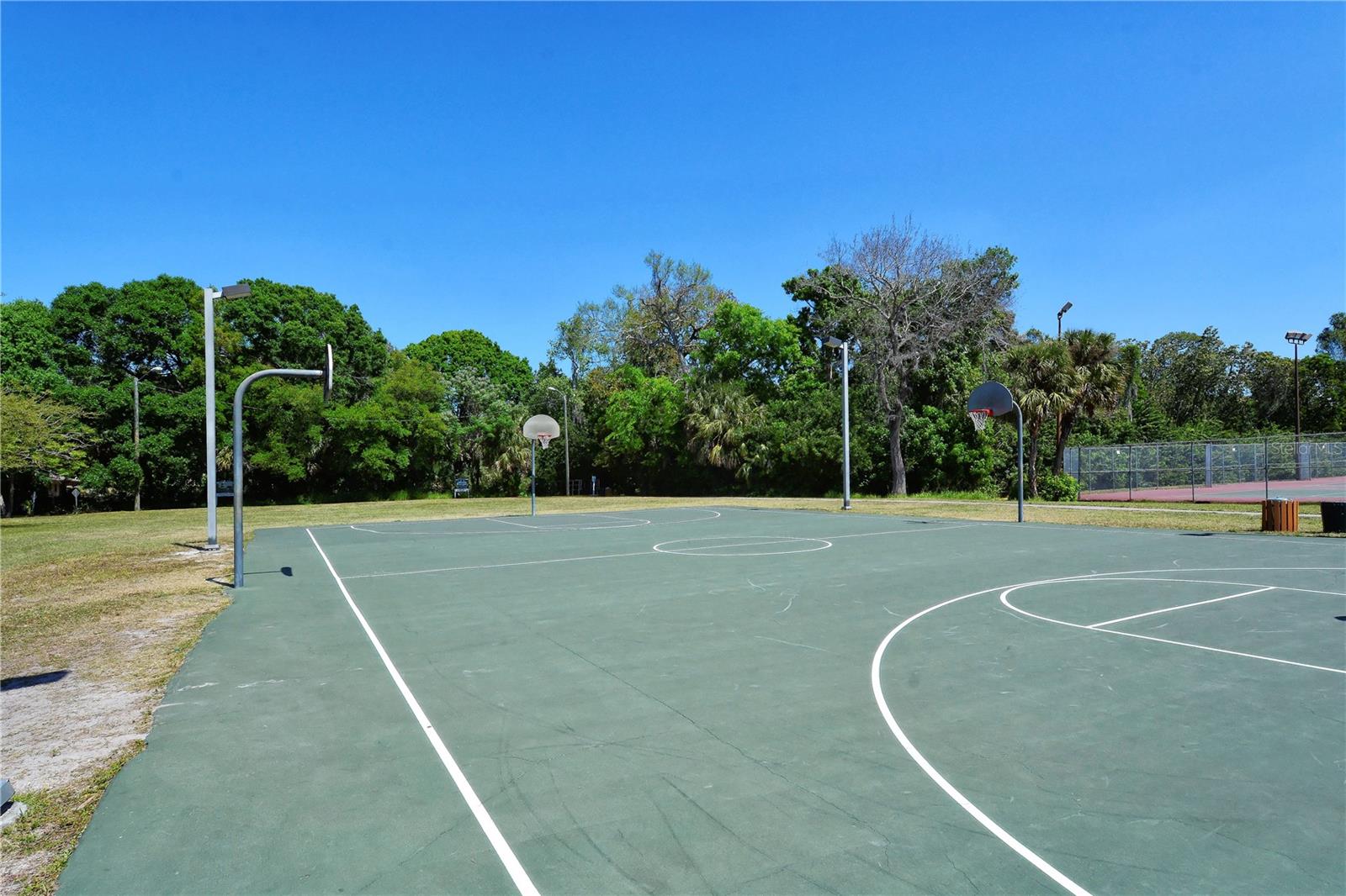 ARLINGTON PARK - Residential