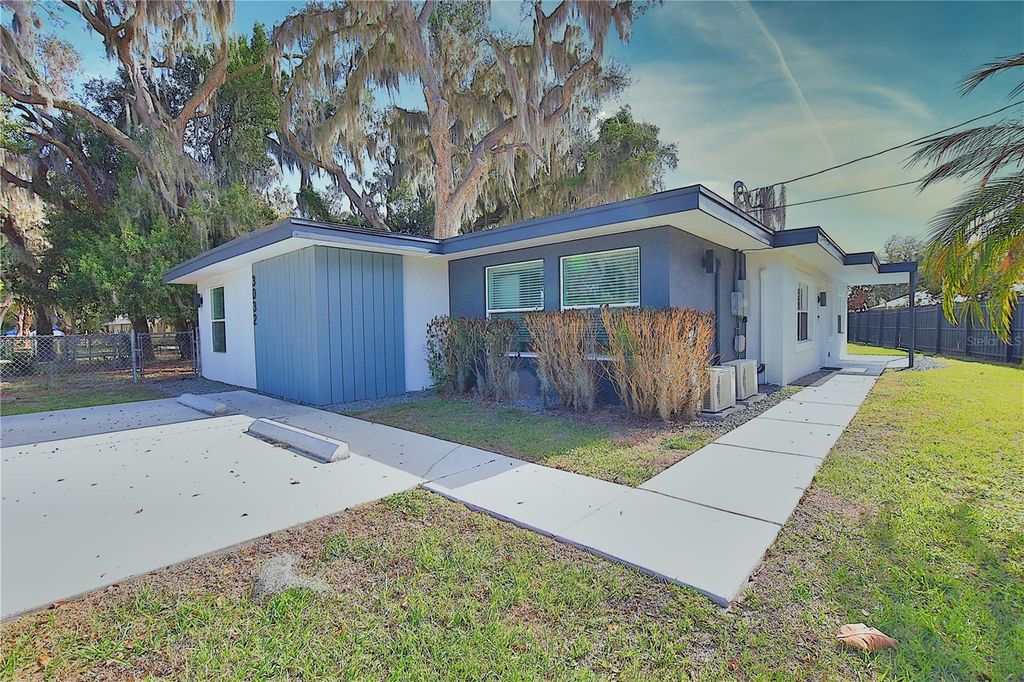 Photo of 3032 Spirit Lake Drive, Winter Haven, FL 33880 (MLS # L4960415)