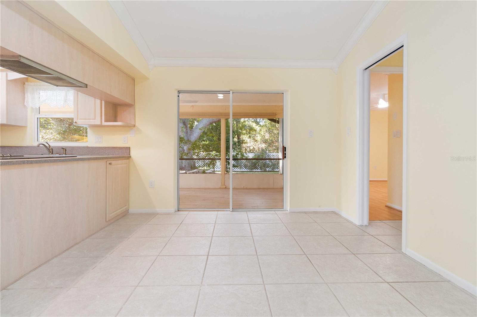 RAINTREE BY LAKE - Residential