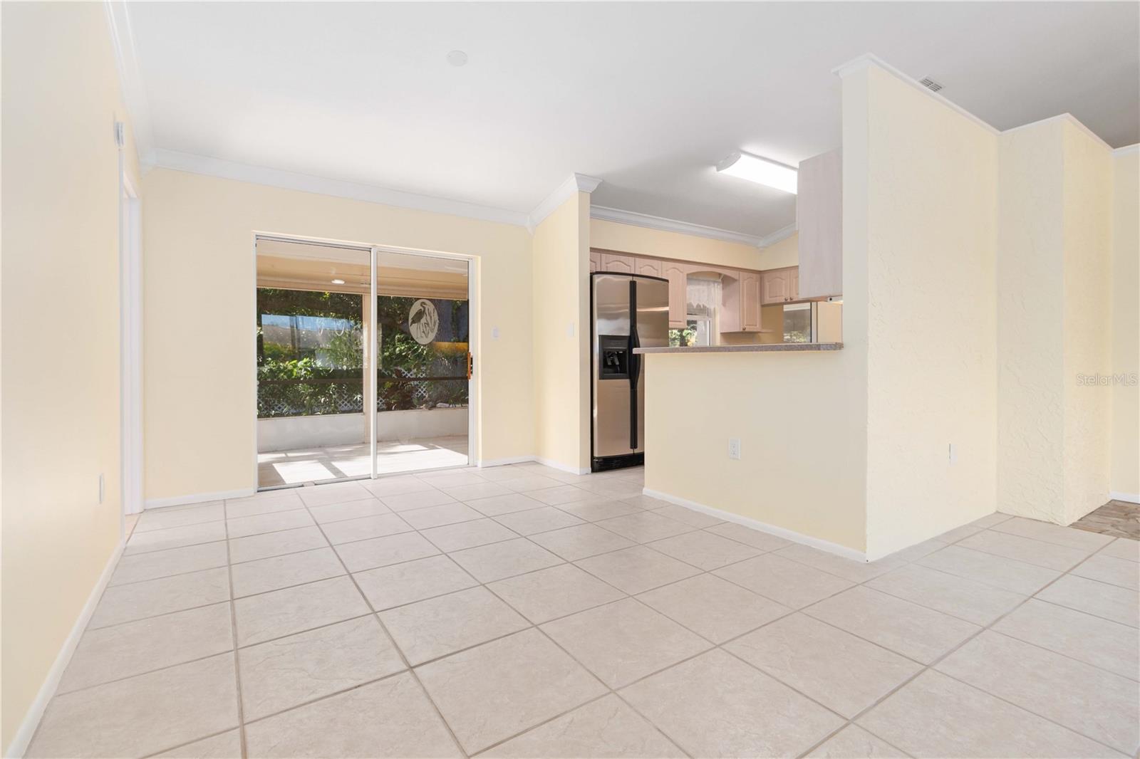 RAINTREE BY LAKE - Residential