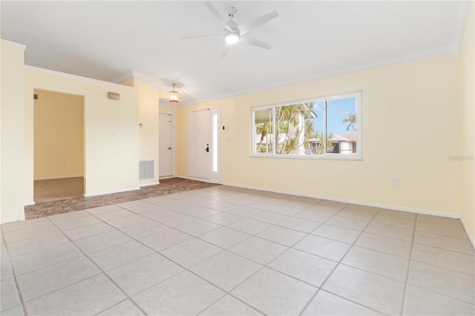 RAINTREE BY LAKE - Residential