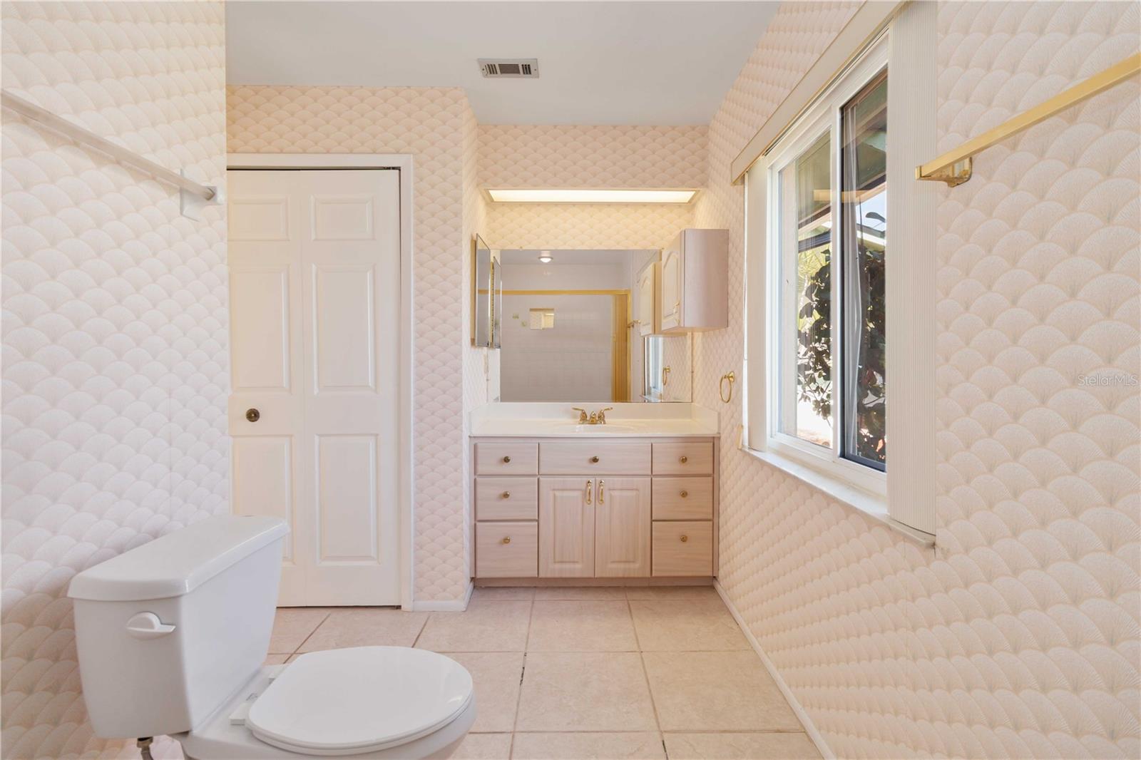 RAINTREE BY LAKE - Residential