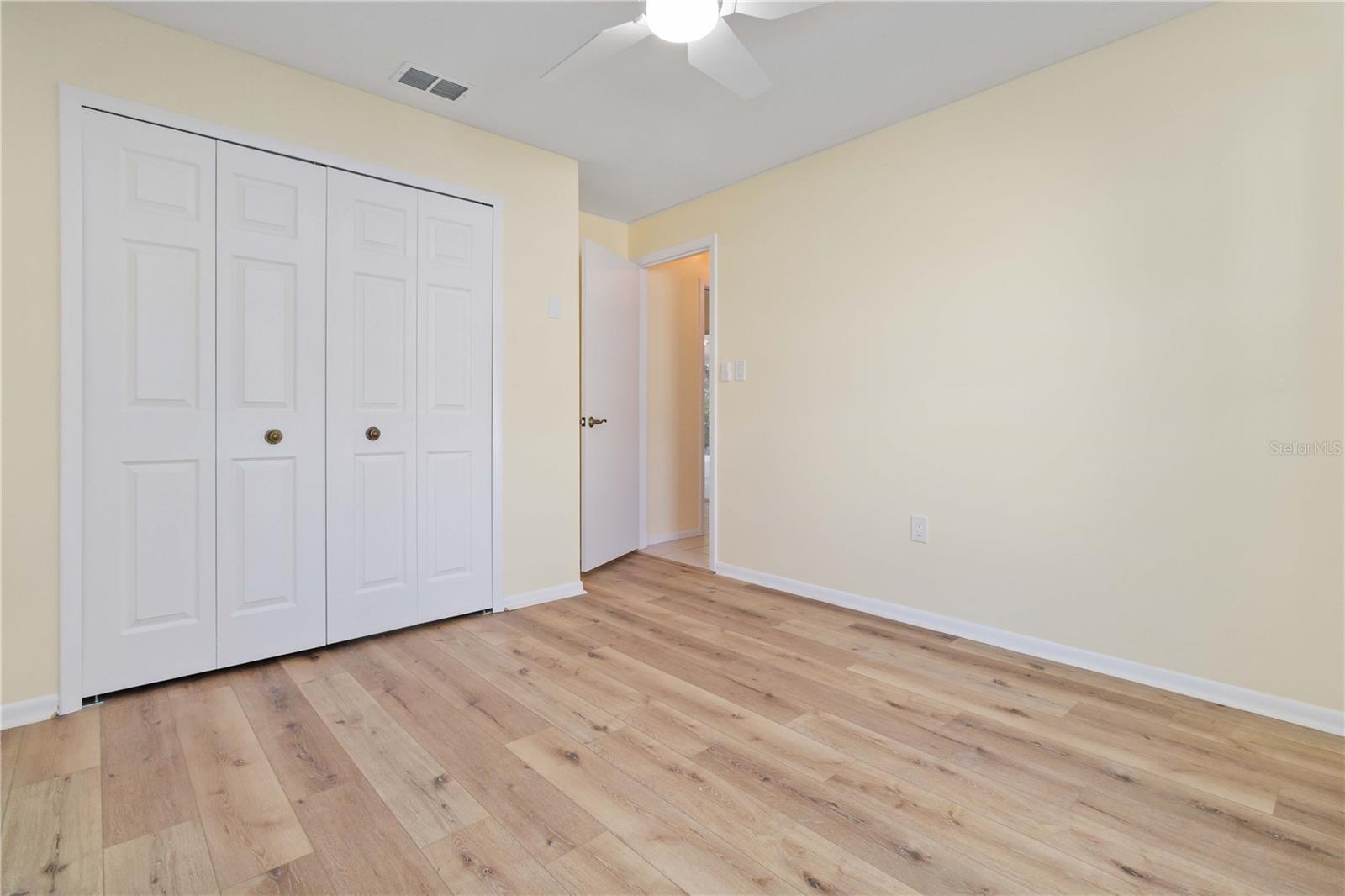 RAINTREE BY LAKE - Residential