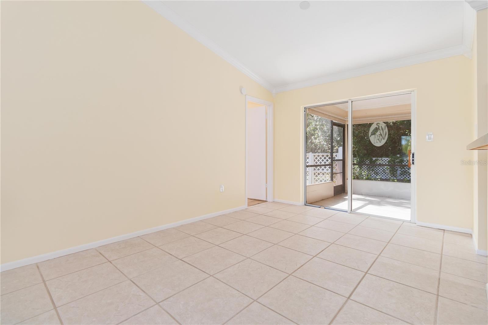 RAINTREE BY LAKE - Residential