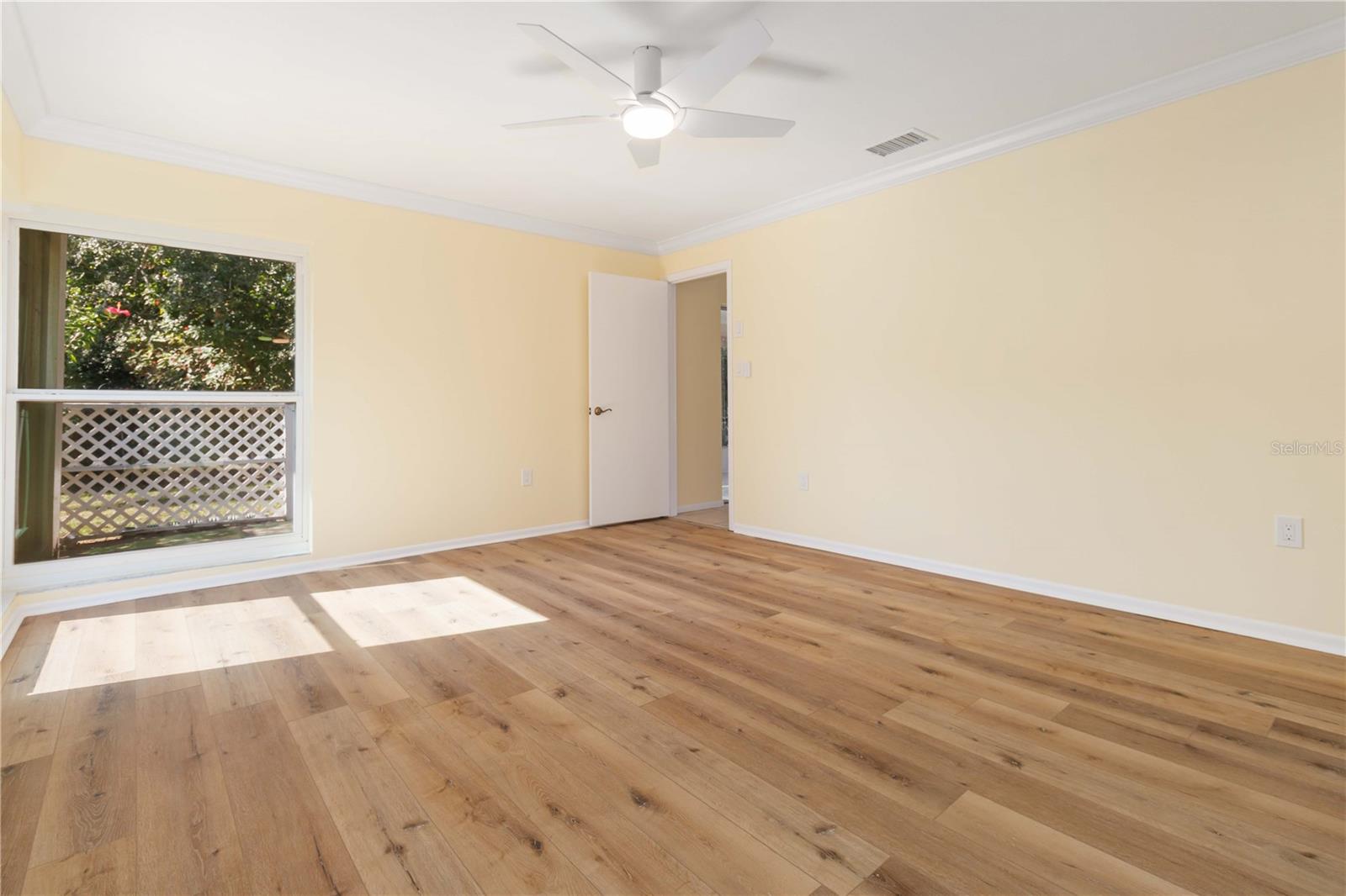 RAINTREE BY LAKE - Residential