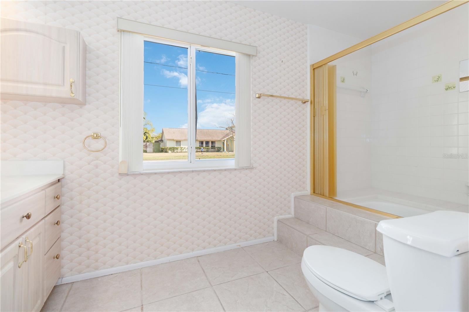 RAINTREE BY LAKE - Residential