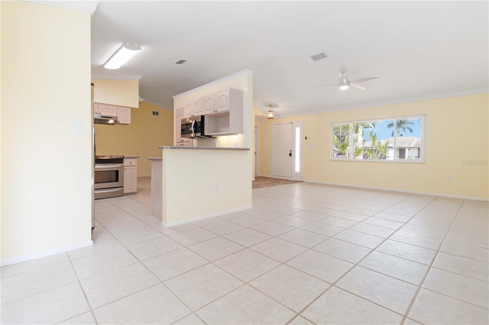 RAINTREE BY LAKE - Residential