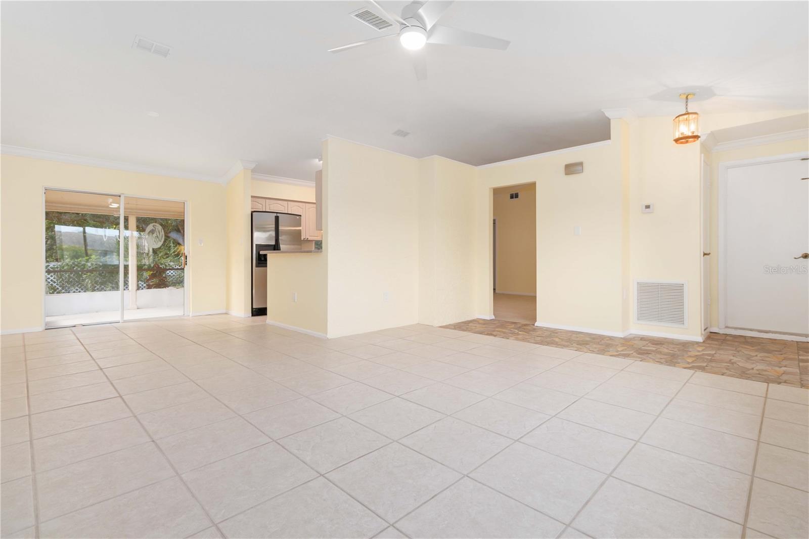 RAINTREE BY LAKE - Residential