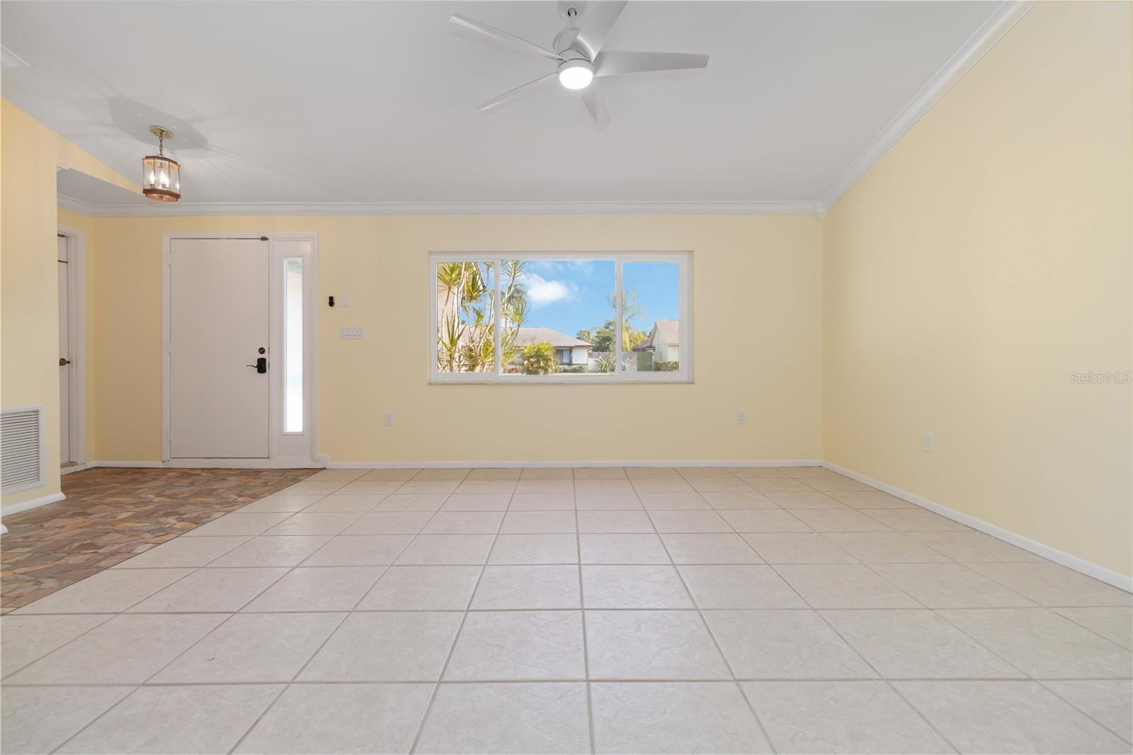 RAINTREE BY LAKE - Residential