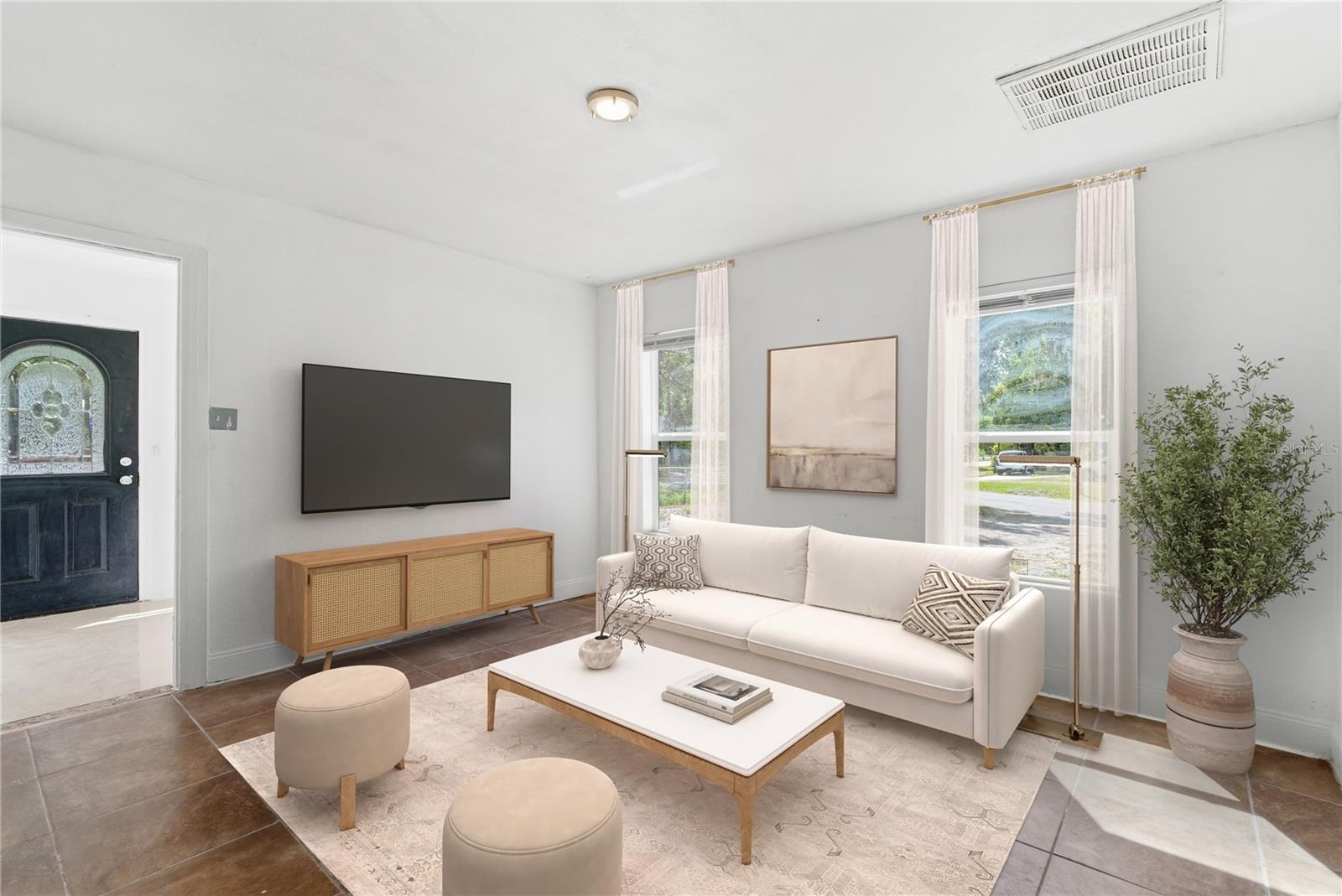 1104 E ALSOBROOK STREET