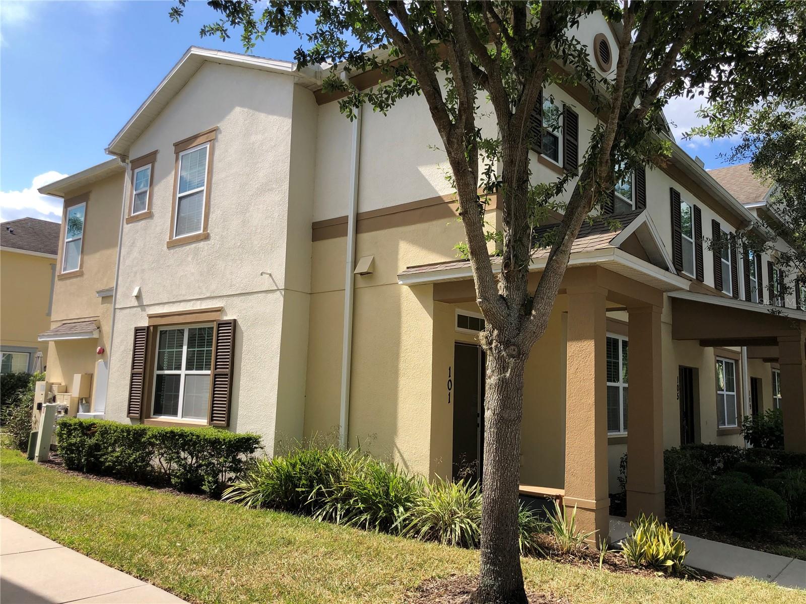 LAKESIDE VILLAS - Residential Lease