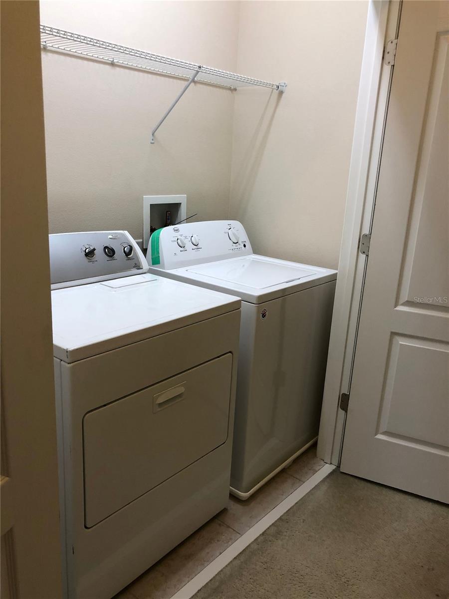 LAKESIDE VILLAS - Residential Lease