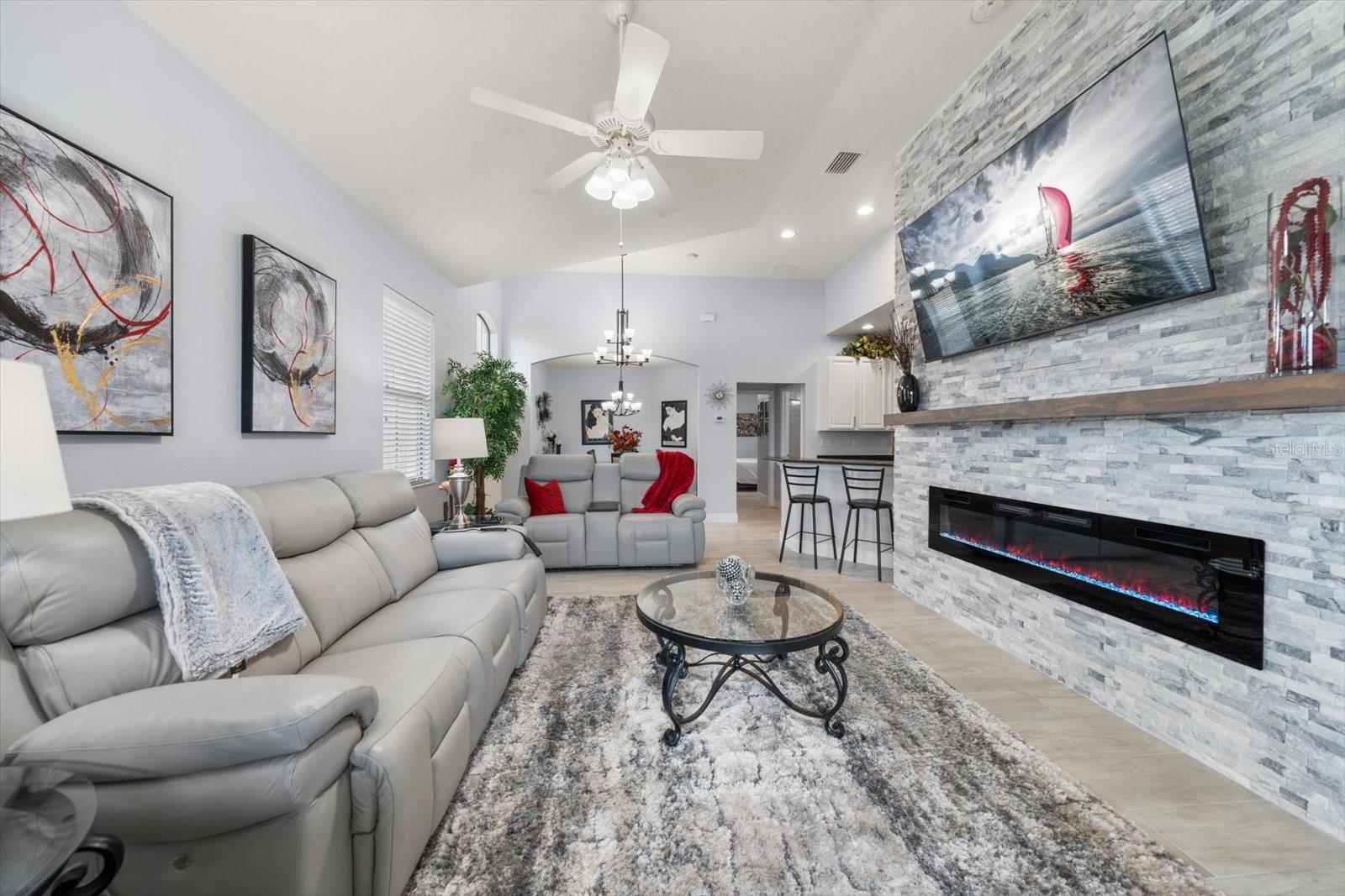 HIDDEN BAYOU TWNHMS - Residential