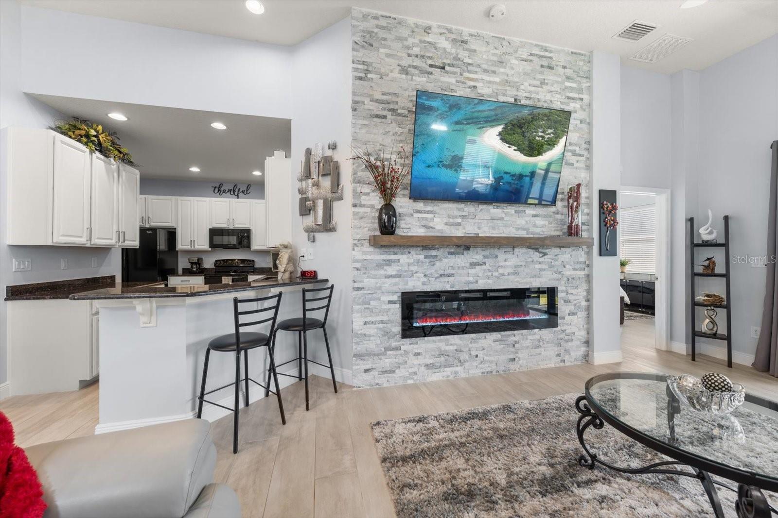 HIDDEN BAYOU TWNHMS - Residential