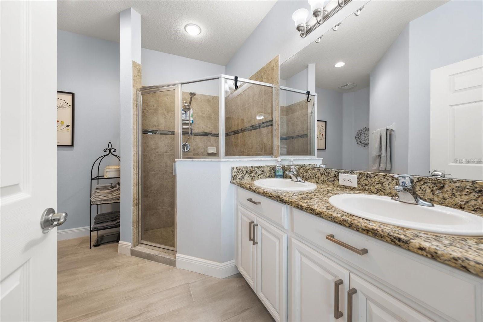 HIDDEN BAYOU TWNHMS - Residential