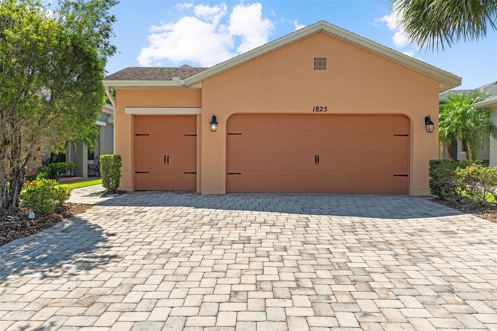 1825 PELICAN HILL WAY