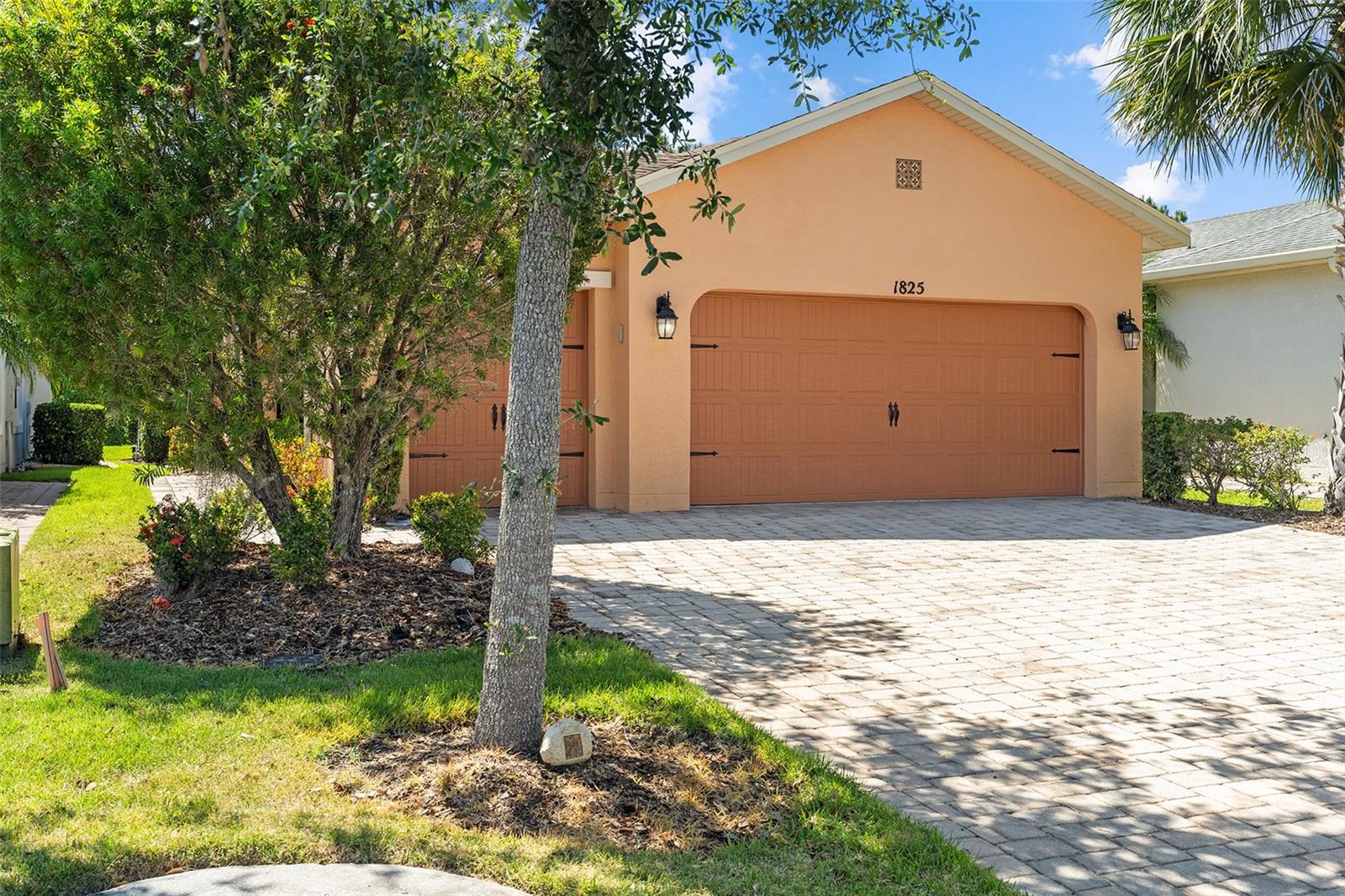 1825 PELICAN HILL WAY