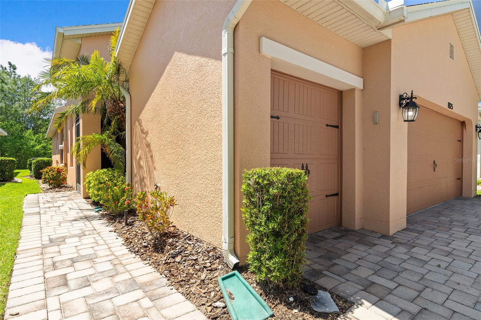 1825 PELICAN HILL WAY