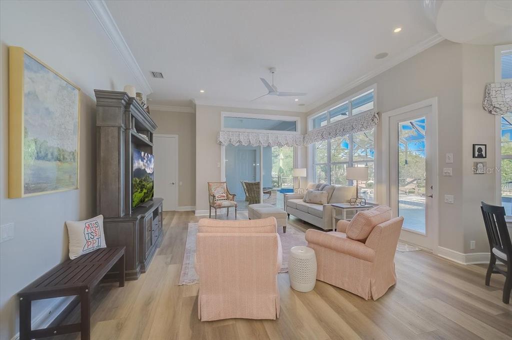 HARBOUR WALK - Residential