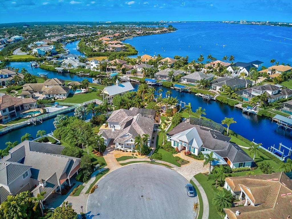HARBOUR WALK - Residential