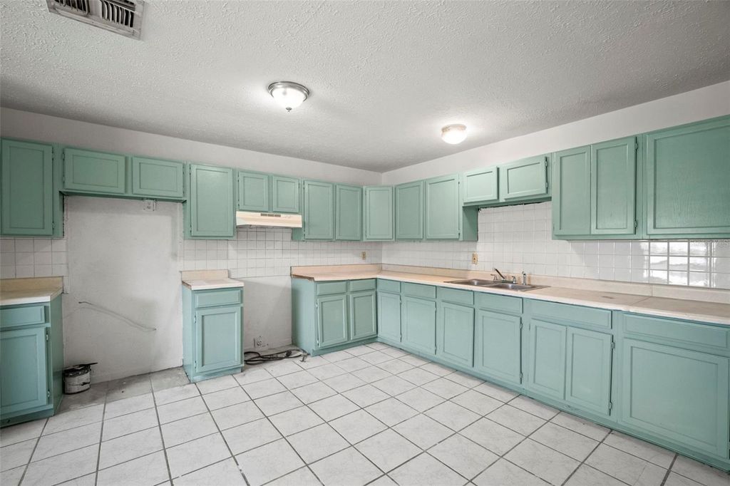 Photo of 4906 E Idlewild Avenue, Tampa, FL 33610 (MLS # TB8437499)