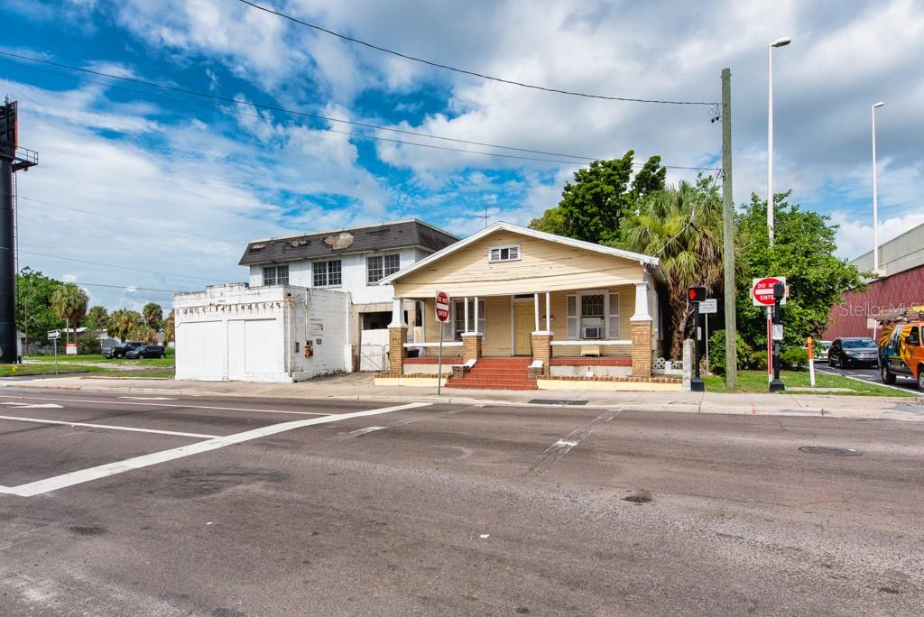1406 N HOWARD AVENUE