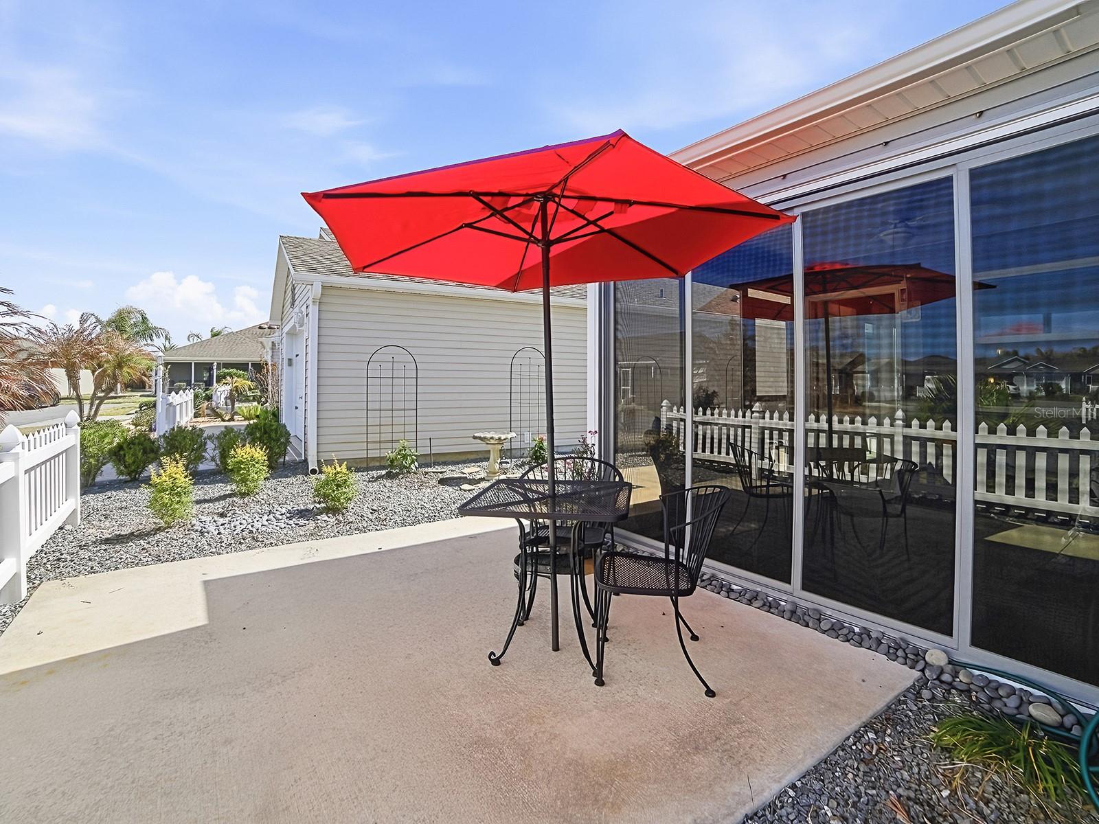 4173 UNIVERSAL AVENUE