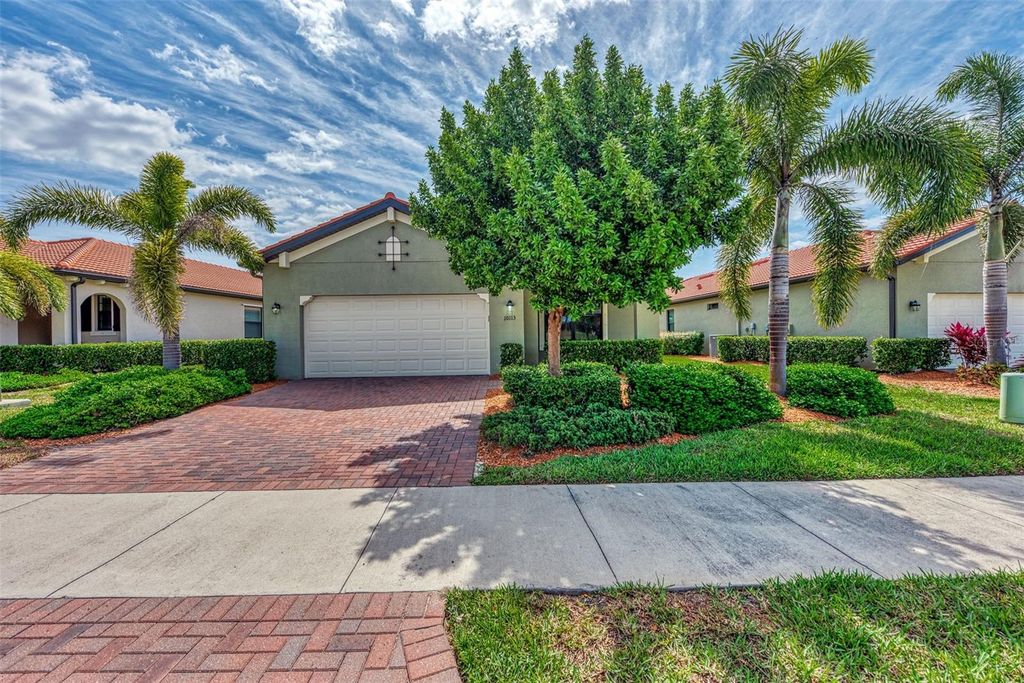 Photo of 10113 Fiddlewood Drive, Venice, FL 34293 (MLS # A4694672)