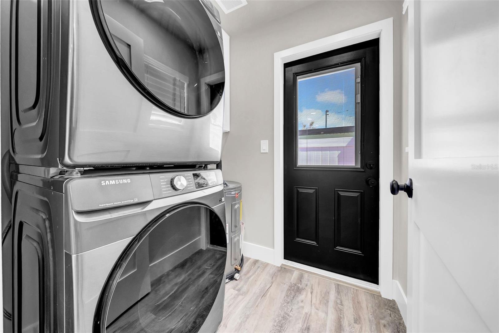 THREE PALMS POINT - Residential Income