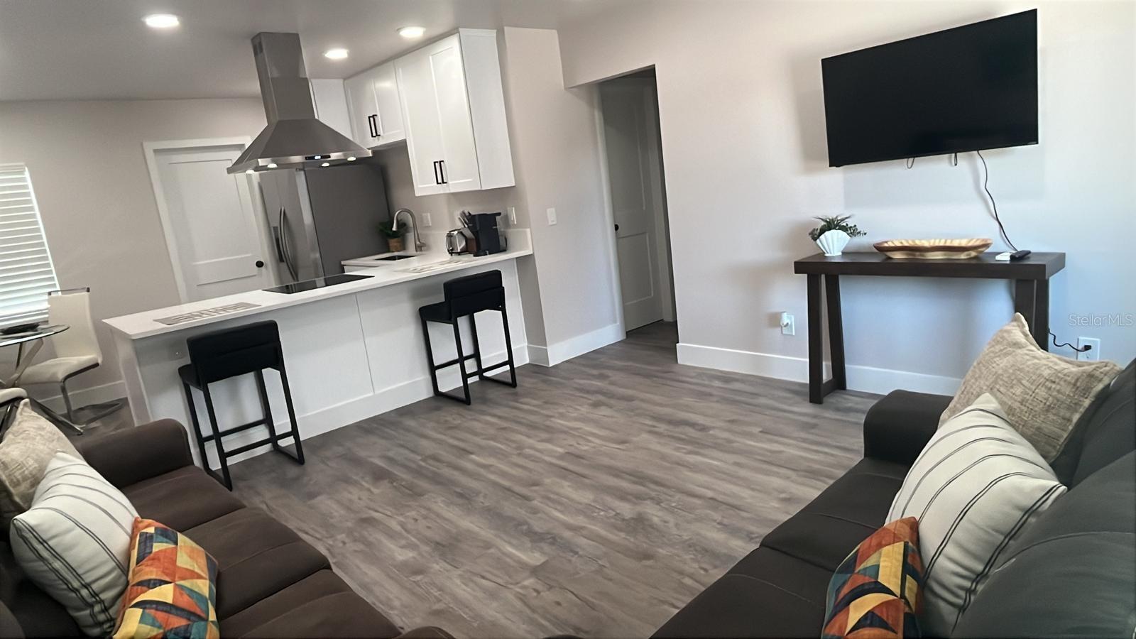 THREE PALMS POINT - Residential Income