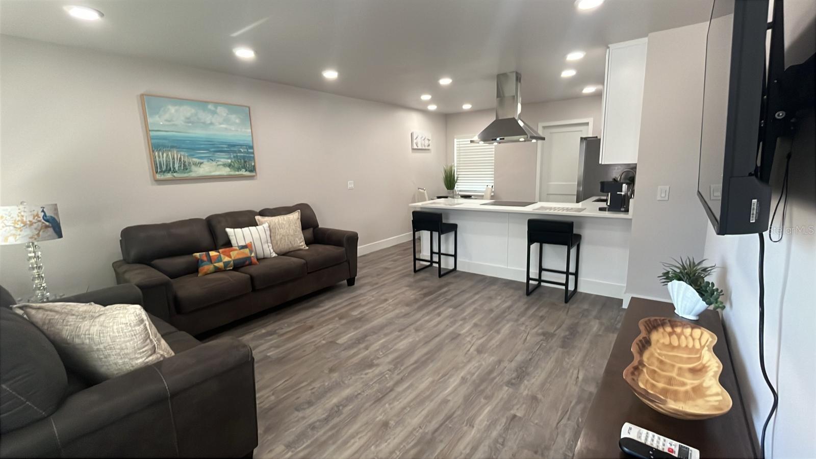 THREE PALMS POINT - Residential Income