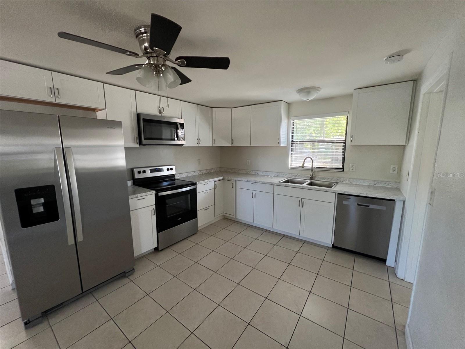 FAIRLAWN PARK MANOR - Residential Lease