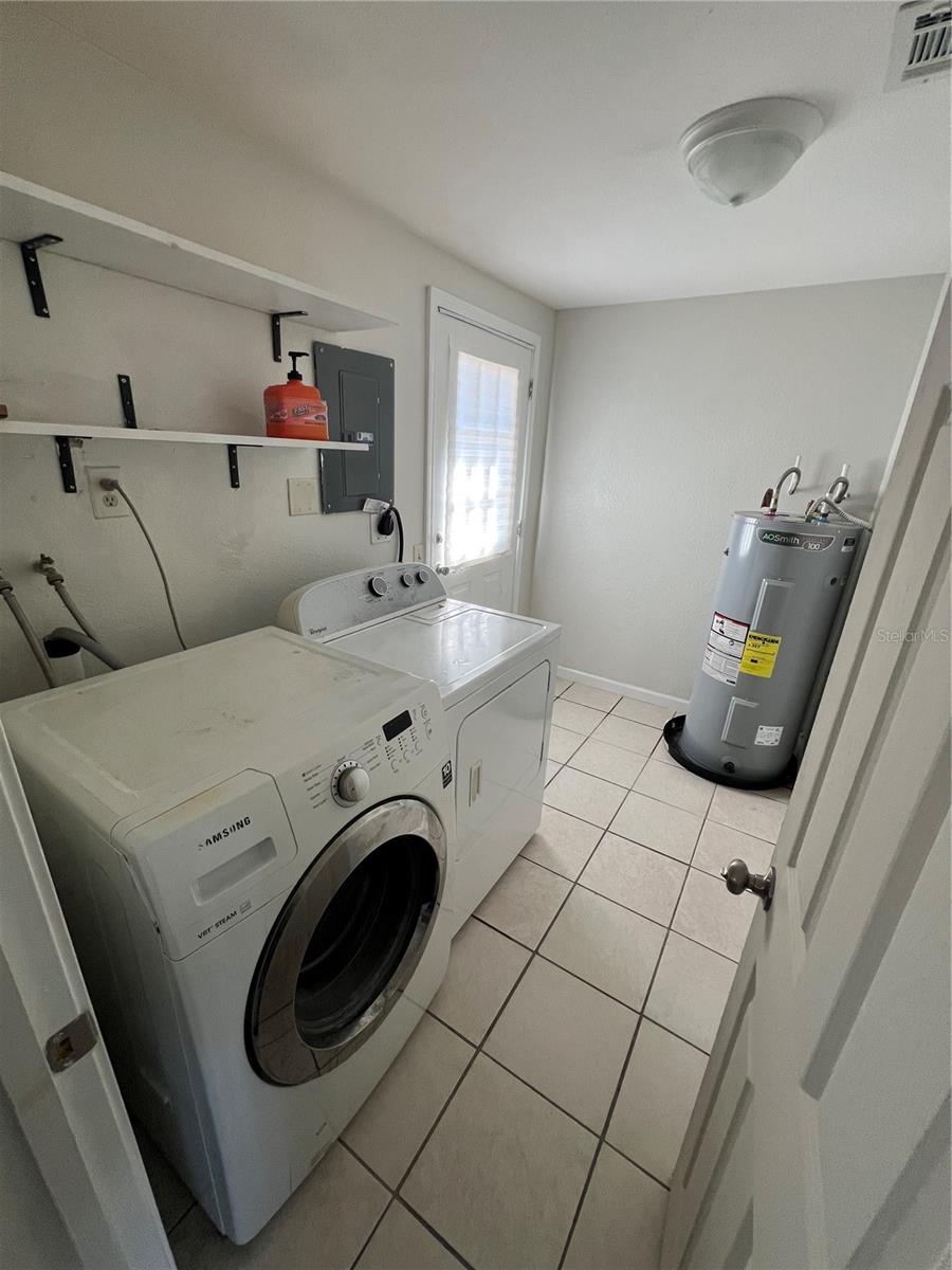 FAIRLAWN PARK MANOR - Residential Lease