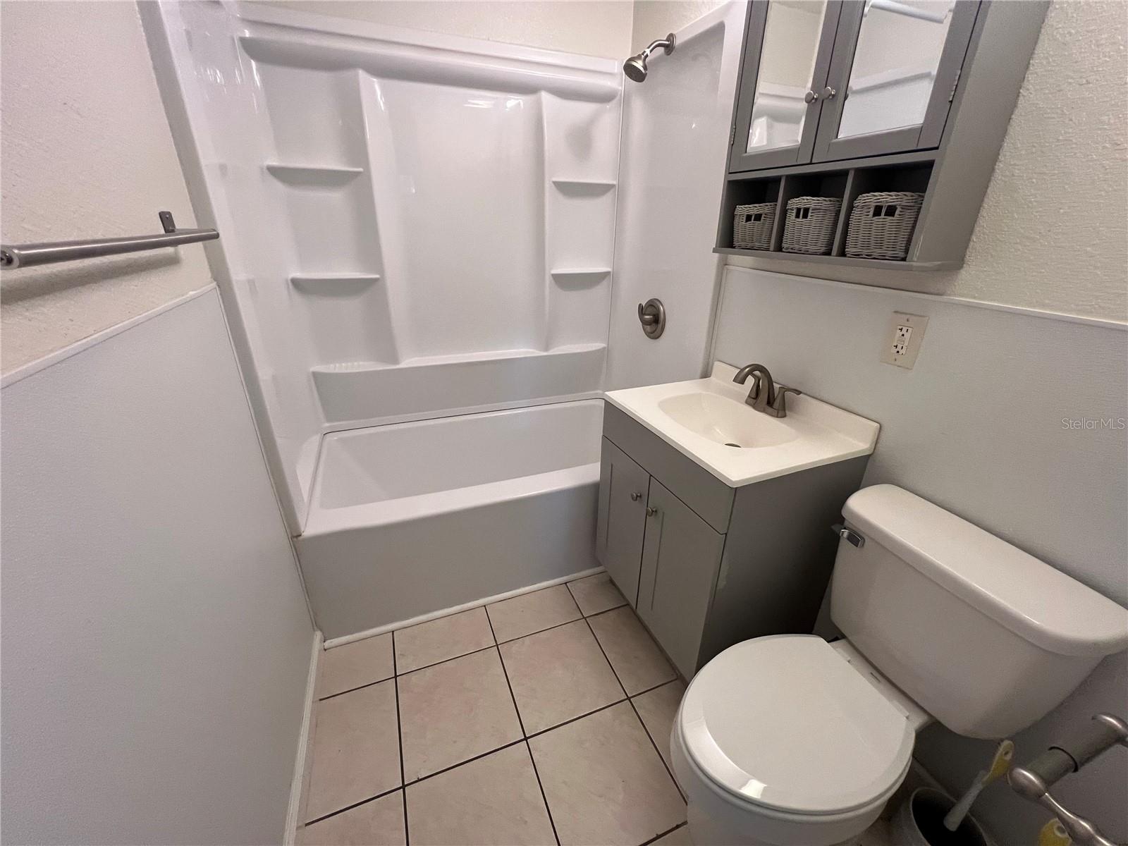 FAIRLAWN PARK MANOR - Residential Lease