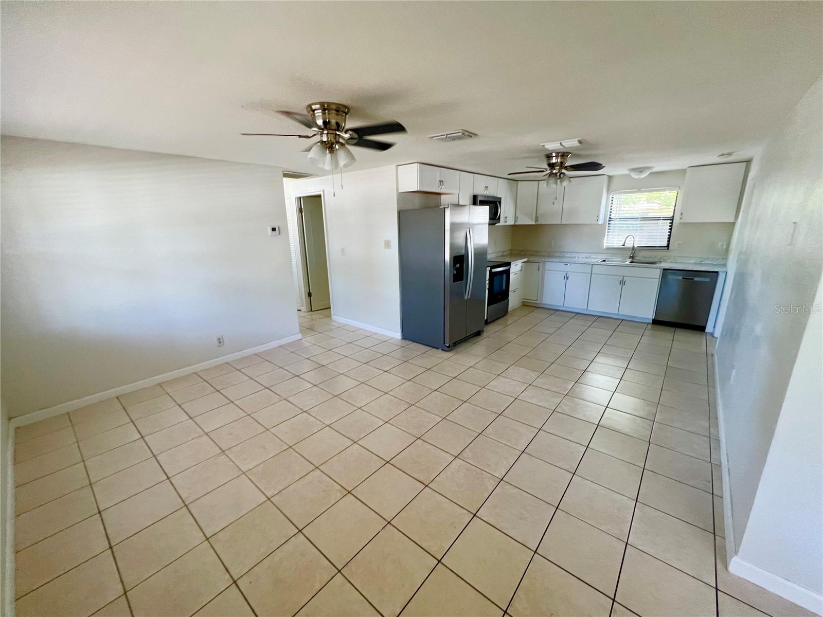 FAIRLAWN PARK MANOR - Residential Lease