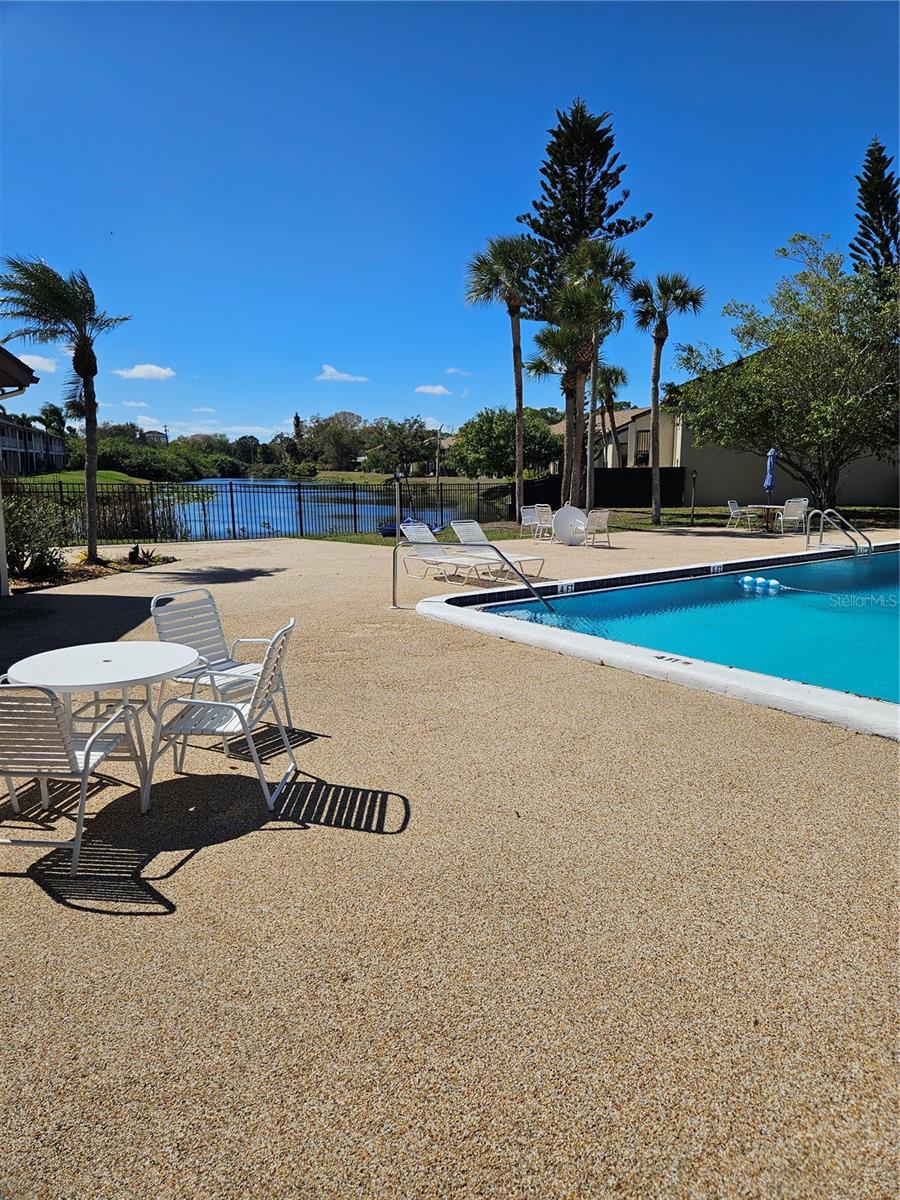 HIDDEN LAKE VLG - Residential