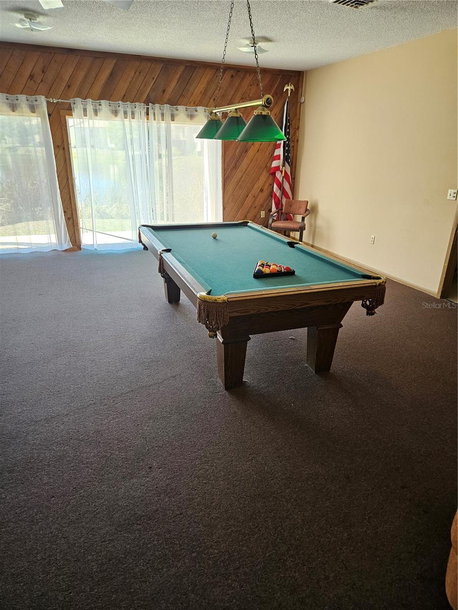 HIDDEN LAKE VLG - Residential