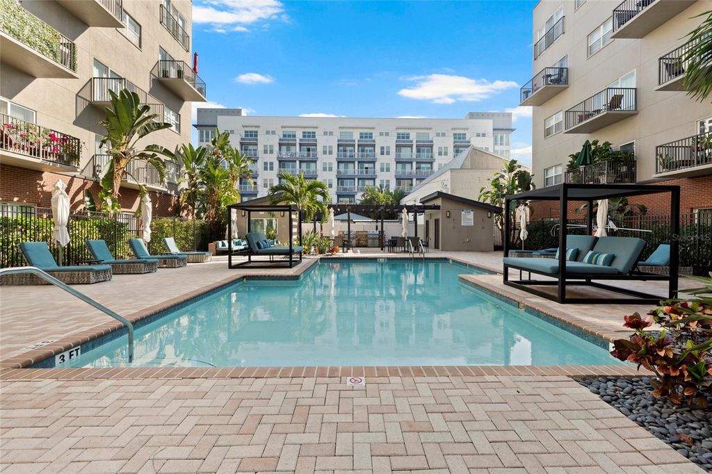 Photo of 1010 Central Avenue #122, St Petersburg, FL 33705 (MLS # A4677286)