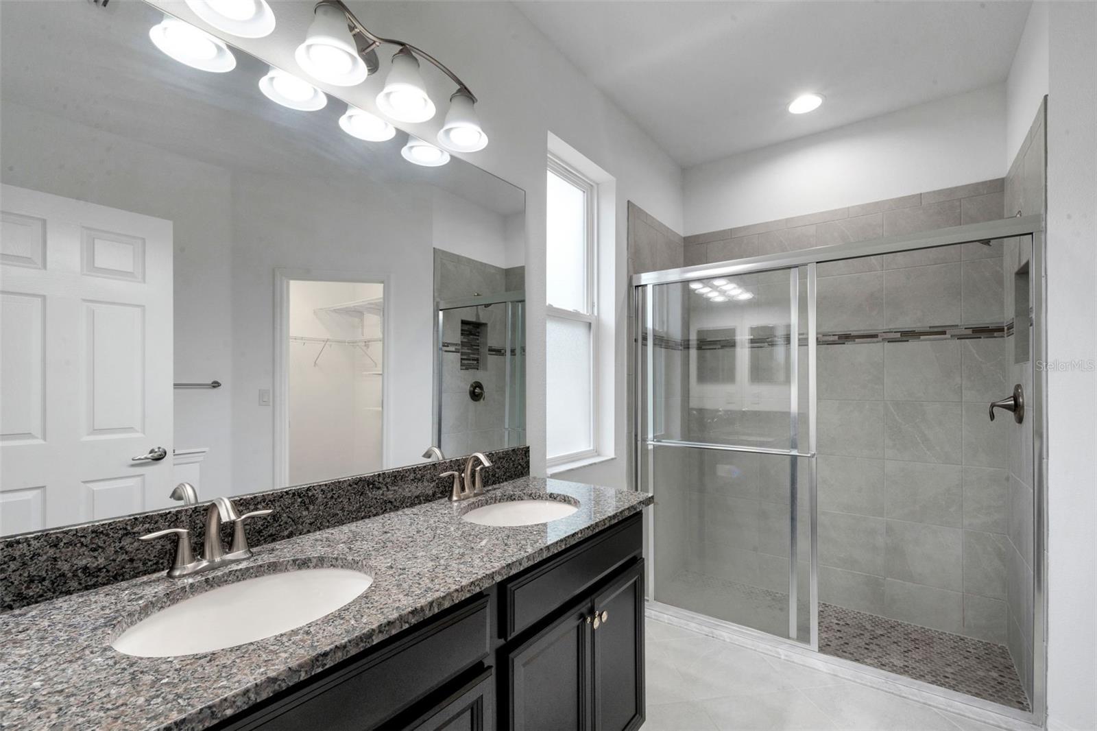 VISTA LKS/BAILEYS BLUFF - Residential