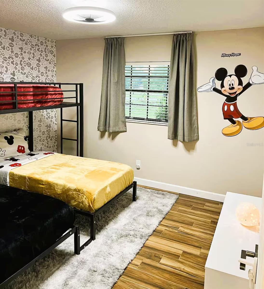 ROBINWOODS - Residential Lease