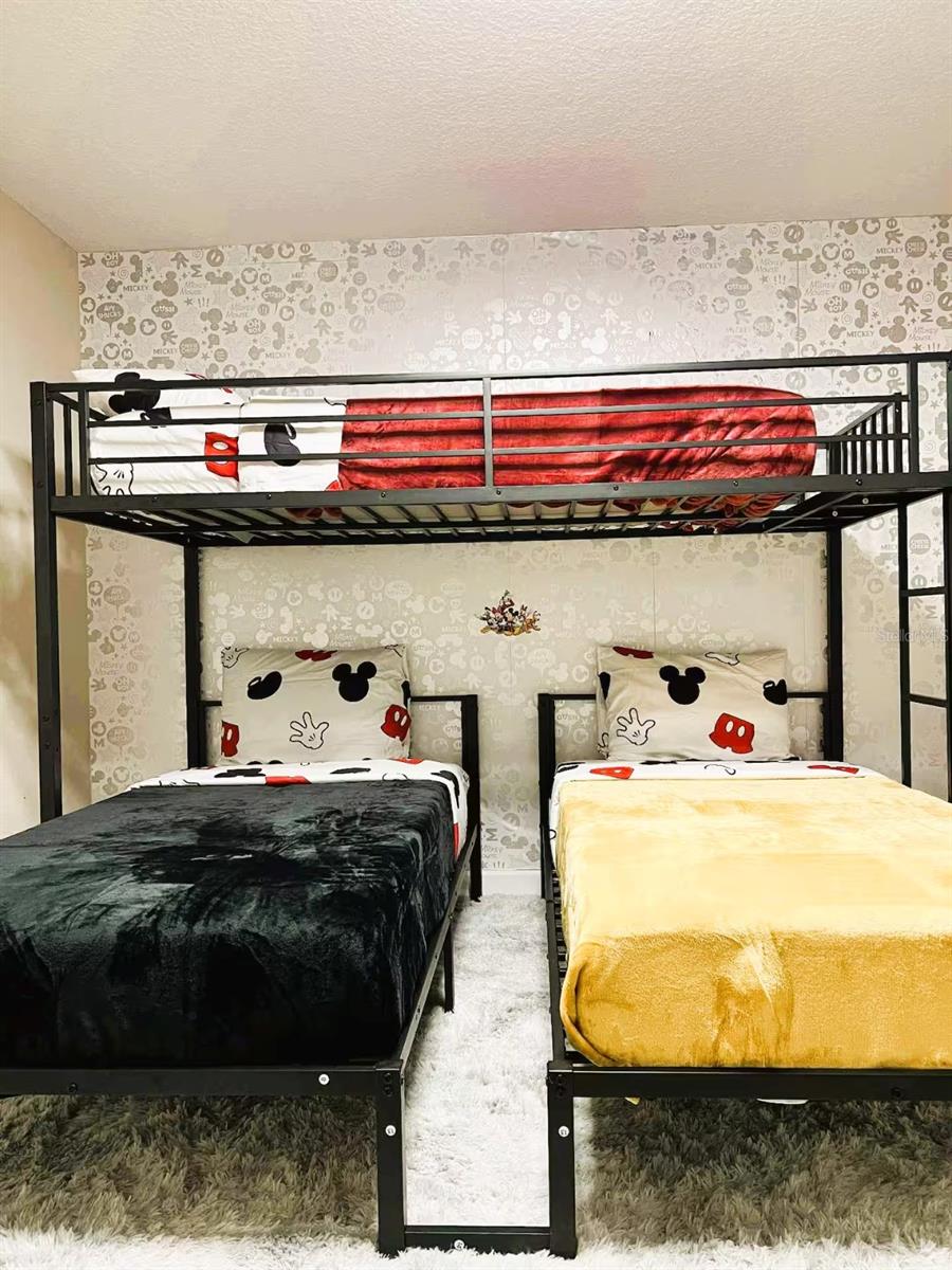 ROBINWOODS - Residential Lease